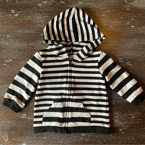 3/$12 Black and White Striped Zip Up Jacket 9 Months - Picture 1 of 5